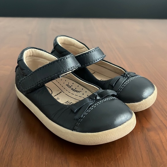 Old Soles Other - OLD SOLES, black Mary Jane with bow, toddler girls 7